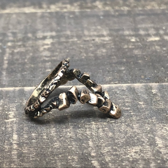 NEW Ethnic V-Shaped Nugget Bronze-tone Ring - Picture 2 of 6
